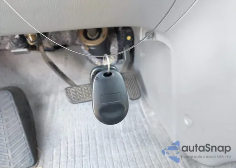 2010 Toyota Sienna Le z USA, uszkodzony, nr VIN 5TDKK4CC9AS332503